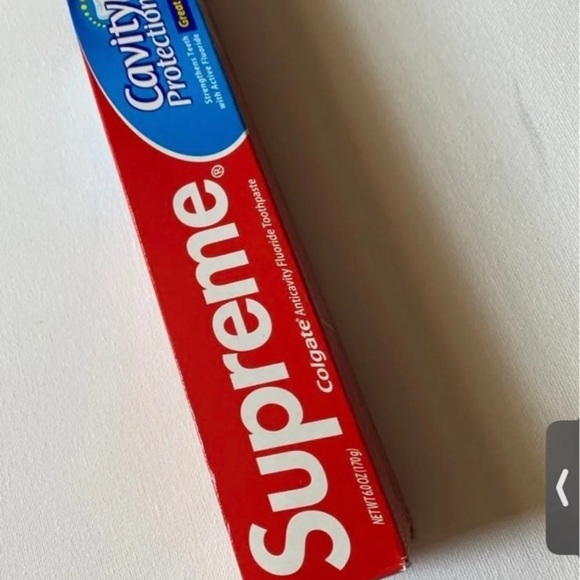 Supreme - Picture 2 of 3